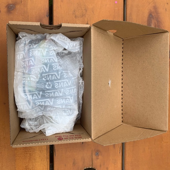 BNIB Old Skool Baby Vans Sz 2 - Picture 7 of 7